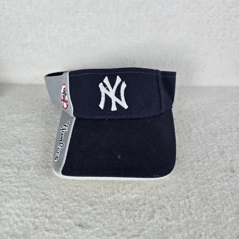Vintage NY New York Yankees Two-toned Hat Cap Visor Snapback Blue White Logo 90s